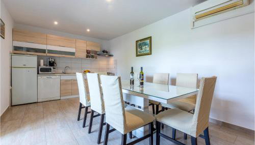 Three-Bedroom Holiday Home In Neoric - Foto 5