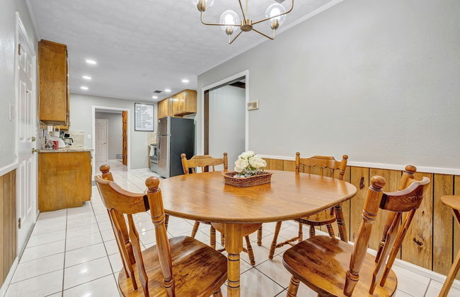 Hudson Manor 4 Bedroom Home by RedAwning - Foto 34