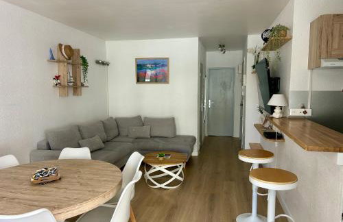 Climatisé et Spacieux avec Terrasse, Centre Port et Proche Mer - 6 Personnes - Foto 28