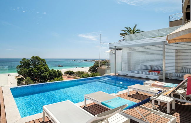 Villa Bleu Blanc in Camps Bay With Pool and Views - Foto 34