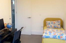 Amazing new built townhouse with garden in London - Photo 13