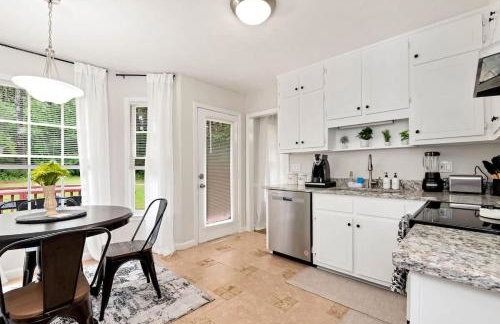 4BR Cozy Family Retreat Near Mall of GA, Near Lake Lanier - Sleeps 10 - Foto 27