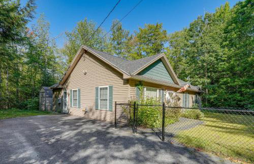 4 Mi to Long Lake! Secluded Haven with Fenced Yard - Foto 24