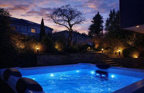 Ferienhaus Wintergarten für 8 Gäste und 2 Hunde in der Eifel mit toller Aussicht, Kamin und Garten - Foto 1