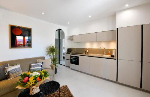 A 5 min à pied de la plage et 10 min du port, T2 vue mer avec vaste terrasse et parking privé - prestations haut de gamme - Foto 3