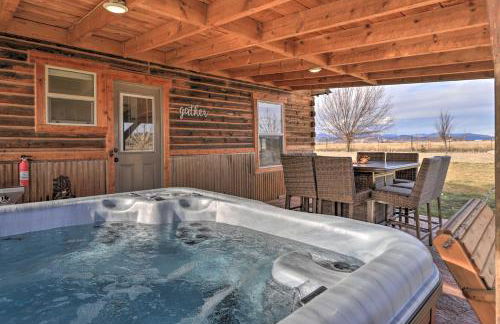 Secluded Cabin with Hot Tub, Game Room and Views! - Foto 1