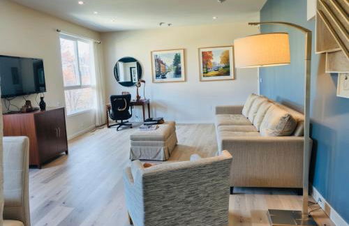 Stay in Style Hollywood Residences with Free Parking - Foto 46