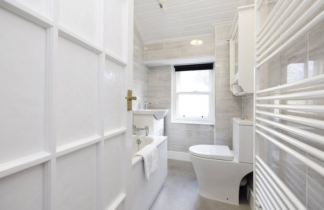 JOIVY Beautiful 2-Br Mews Home, Near Princes Street - Foto 26