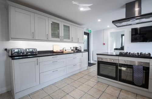 Magnolia House with Hot Tub Park Facilities - Photo 13