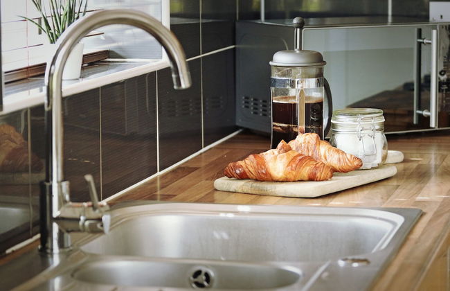 Modern 4 Bed Townhouse with Parking - Foto 23