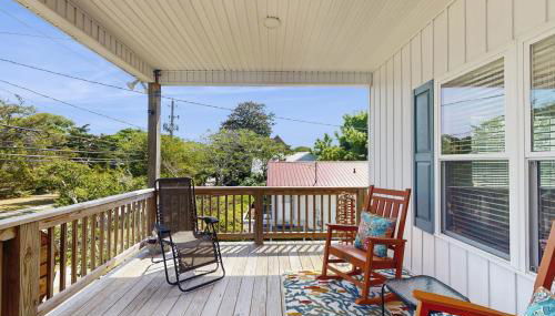Charming 3BR home with Elevator, Wifi, Full Kitchen, and 1 block from the Beach - Foto 3
