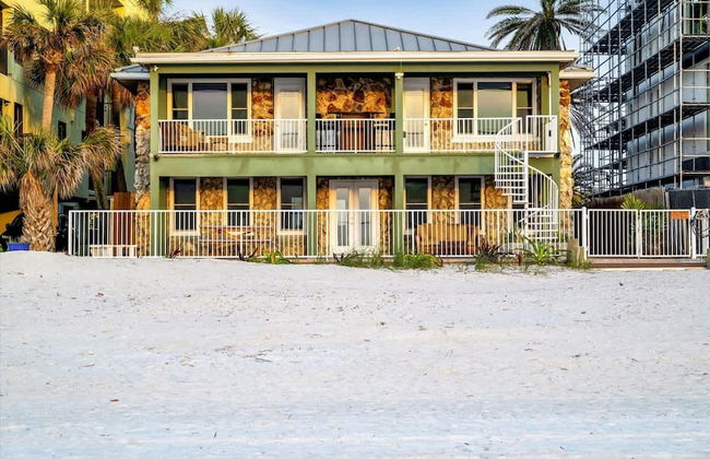 Stones Throw Beachfront Premier Suite 4 Views - Foto 14