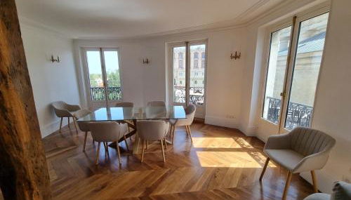 Face château St Germain en Laye, appartement 4 à 6 personnes, 23 min de Paris Champs-Elysées - Foto 3