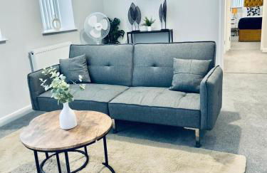 Strood Modern Flat with full kitchen and bathroom - Flat 1 Ground Floor - Photo 1