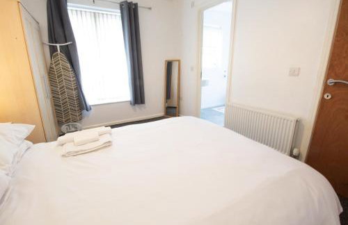 Close to City Centre 3-Bed Townhouse, Sleeps 7, Free Parking, Great Transport Links - Foto 6