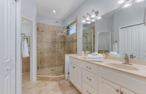 Blue Bayou Oasis Luxury Pool home and Sunshine - Foto 14