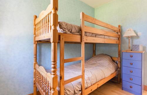 Charming Home with Orchard - Foto 18