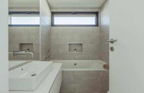 SereneScape Villa - Fernão Ferro - Foto 20