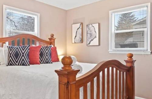 Pet Friendly Large Fenced Backyard Covered Patio - Foto 7