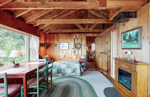 Breathtaking Views! Cozy Log Cabin in Northport - Foto 6