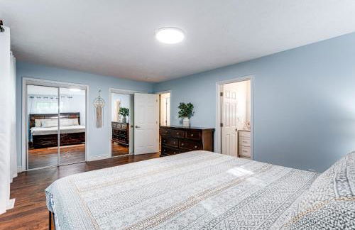 Cozy Wooded Retreat Big Bass Lake Home - Foto 11