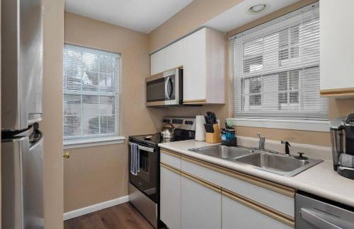 Retreat @ the Hills w/ Pets and Game Room - Foto 32