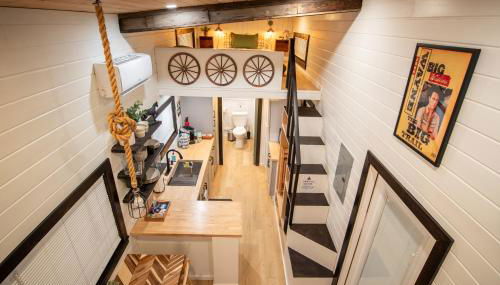 Unique Tiny Home Minutes from Downtown - Foto 1