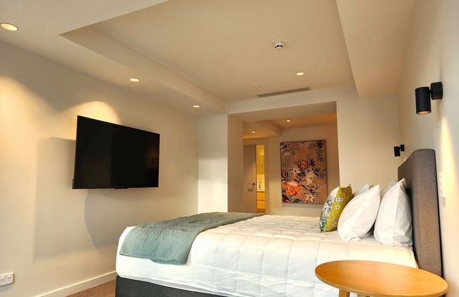 U Suites on Oriental Parade - Photo 2