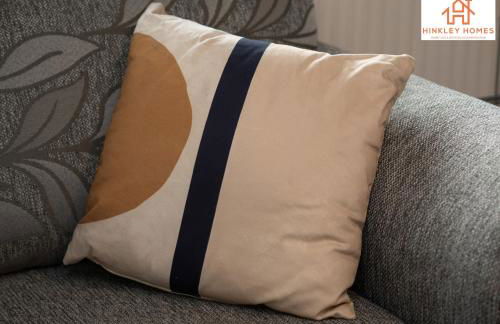 Large Home - Free Parking-WiFi By Hinkley Homes Short Lets & Serviced Accommodation - Foto 46