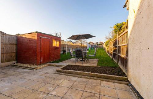 Spacious 3-Bed Home for 8 | Free Parking & Garden - Foto 12