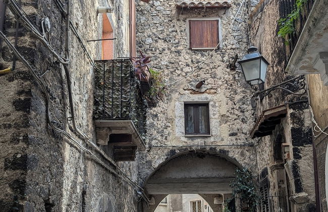 Charming Mountain Retreat in Pacentro, Italy - Photo 1