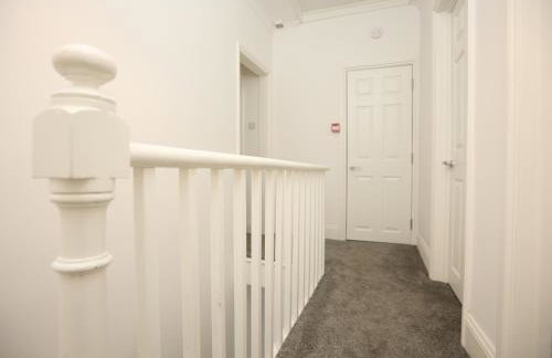 North Road By N And N Stays, perfect for contractor and corporate stays, Long Stays welcome, Free on street parking, WIFI, Near Gloucester Road - Foto 31