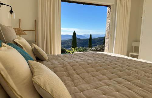 Villa La Genestière - Familienoase und Golfertraum mit Infinity-Pool und 180-Grad-Panoramablick bis zum Meer - Foto 78