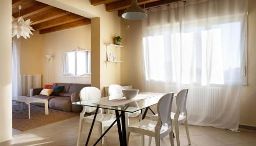 Casa con ampio terrazzo, vista lago e giardino - Foto 3