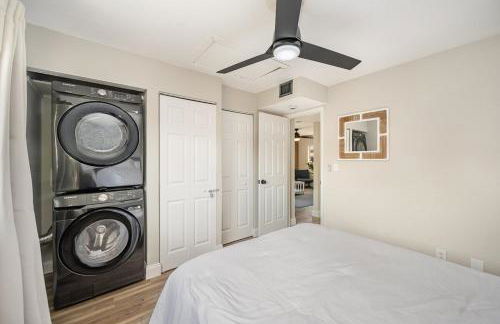 Beachside Bungalow- 2 minutes from the beach! - Foto 7