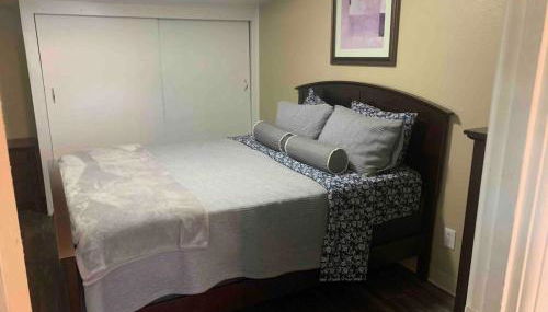 Cute 1 Bdrm Bungalow - New Flooring! - Foto 3