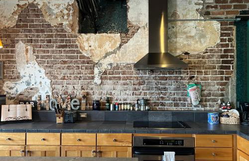 Condo On Broughton St with Elevator and Reserved Parking - Foto 1