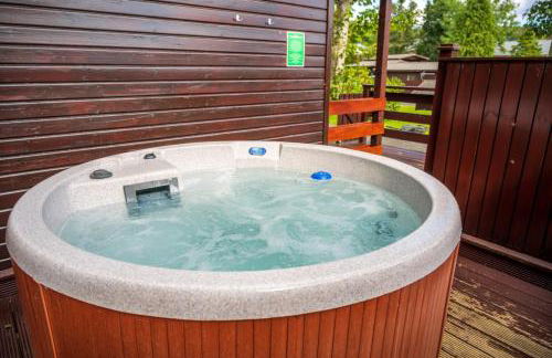 Birch Lodge 13 with Hot Tub - Foto 41