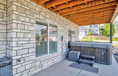 Midway to Heaven! BRAND NEW 5 bed 4.5 bath, HOTTUB - Photo 6