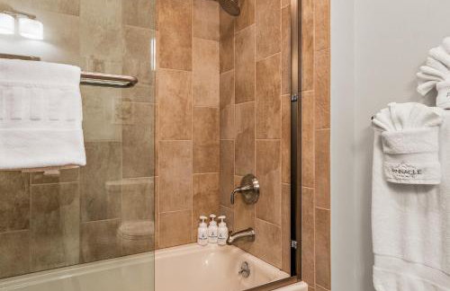 Pinnacle Pointe by Relaxtay 600 Acre Private Luxury Estate with Spa, Pool, Theater and Lake - Foto 36