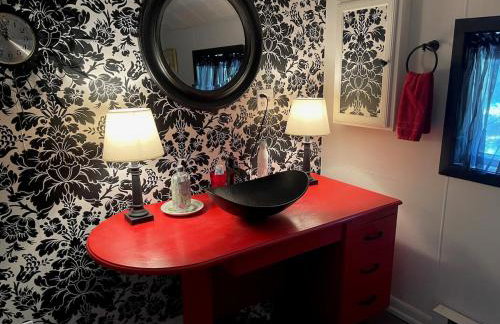 It's A Wonderful Life - Main St Penn Yan - Walk to Shops & Dining - Hot Tub - Pets OK - Seneca & Keuka Lake - Foto 13