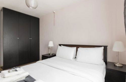 New! Inviting 1BR Flat by Richmond Park with Parking - Foto 5