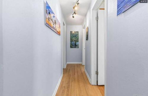 Sunny Beach House of Olde Town Arvada - Foto 17