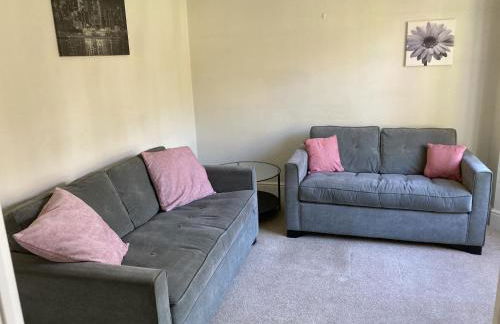 Large 4 bed detached house with parking - Foto 14