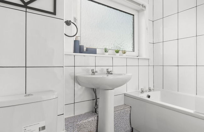 Three Bedroom Apartment by Klass Living Serviced Accommodation Coatbridge - Berwick Apartment With WiFi &Parking - Foto 6