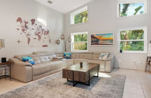 Heated Pool with Lanai- 10min from Beach- Lots of amenities - Foto 41