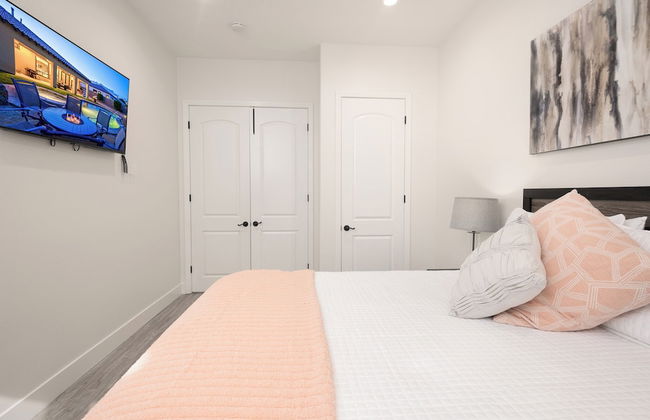 Luxury Resort Style Living w/ Pool & Jacuzzi - Foto 9