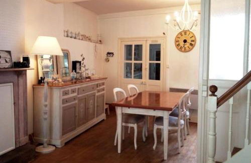 House at the foot of the castle of Fougeres - Foto 1