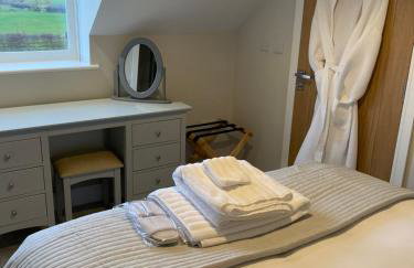 Bagpuss Cottage Stunning 2 bedroom cosy cottage - Photo 13