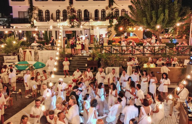 Diplomat Suites - Photo 65